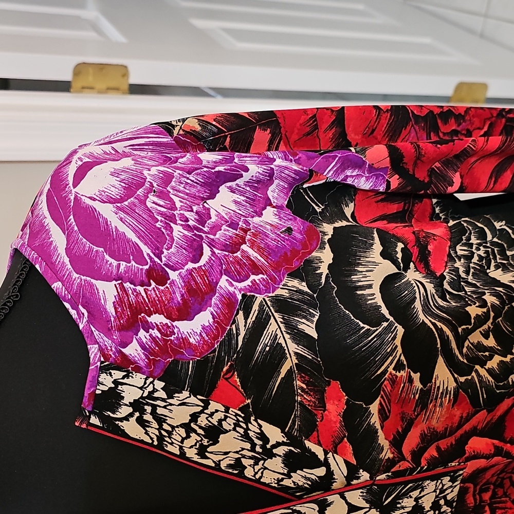 Top - Picture 5 of 16